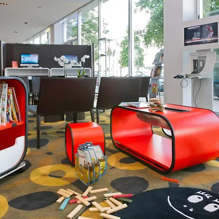 Novotel Centrum Готель Левен