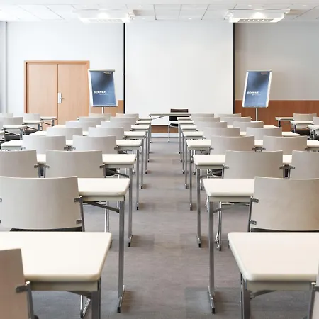 Novotel Centrum فندق لوفين