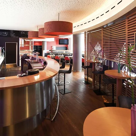 فندق Novotel Centrum لوفين