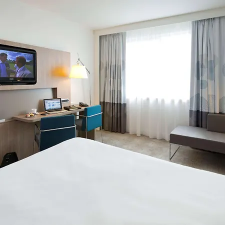Novotel Centrum فندق 4*