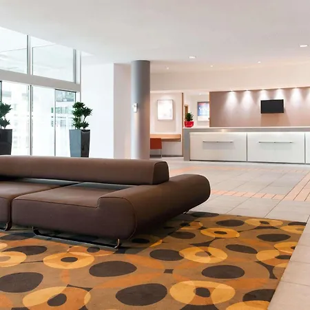 Novotel Centrum 4* لوفين