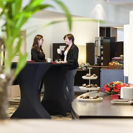 Novotel Centrum 4* لوفين