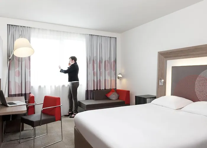 מלון Novotel Centrum 4*