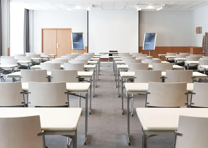 Novotel Centrum מלון ליובן