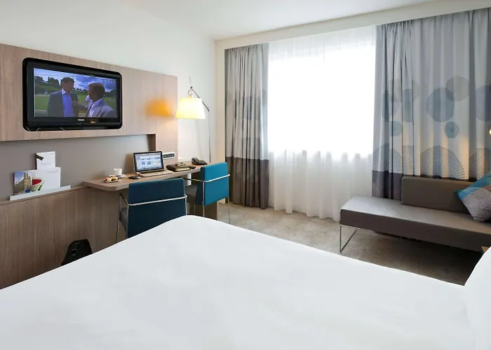 Novotel Centrum מלון 4*